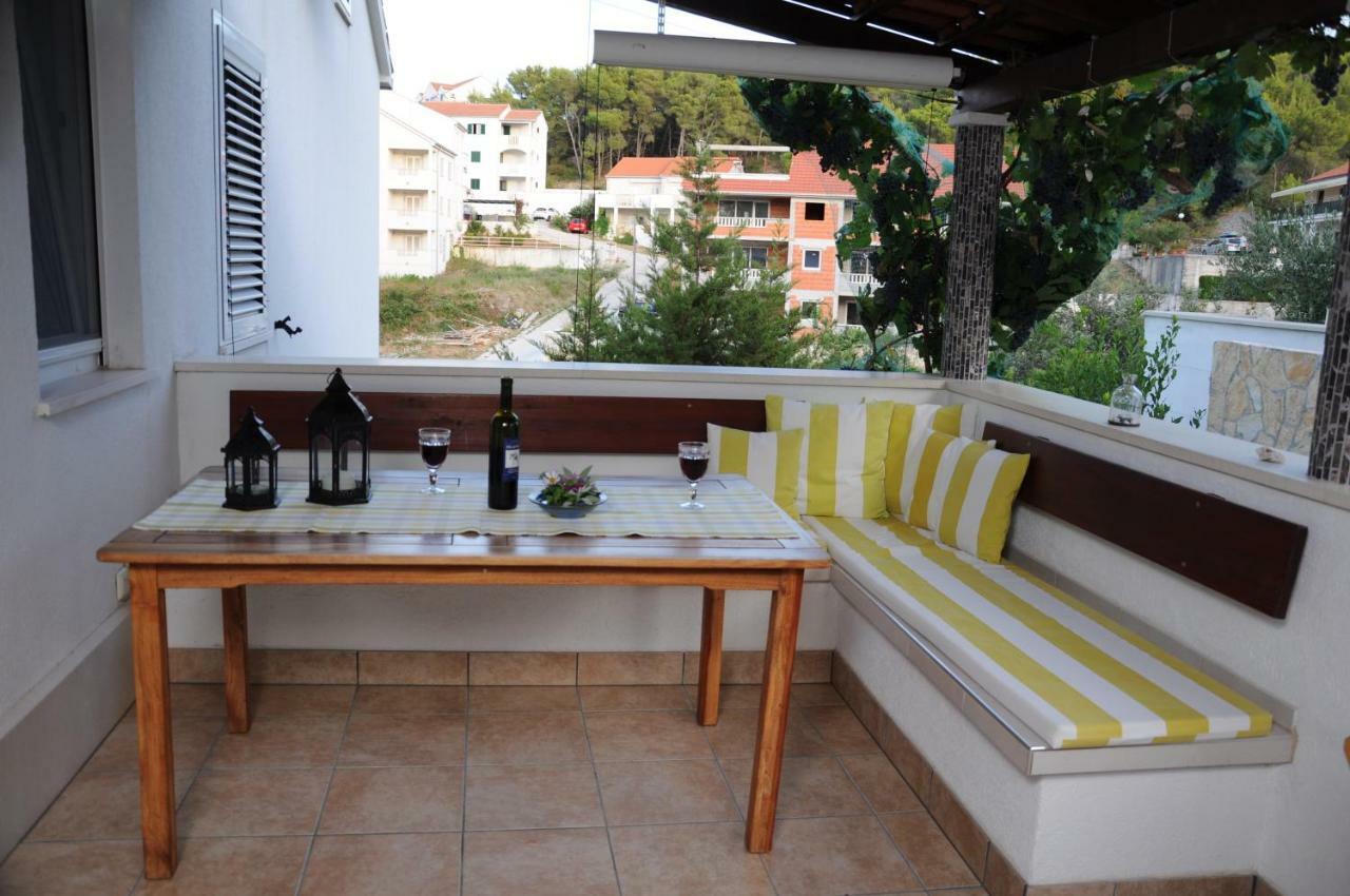 Villa Delfin Sutivan Exterior photo